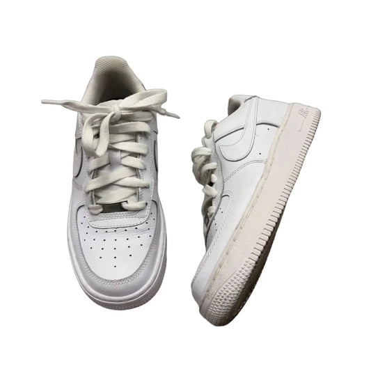 Shoes Sneakers By Nike In White, Size: 6.5