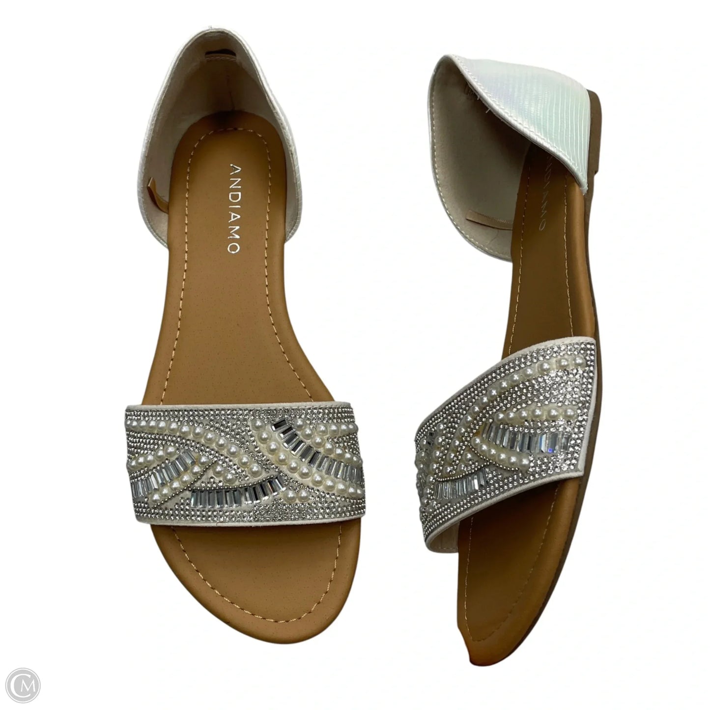 Shoes Flats By Andiamo In Silver & White, Size: 8.5