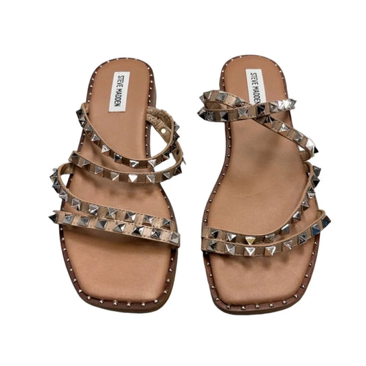 Sandals Flats By Steve Madden In Silver & Tan, Size: 10