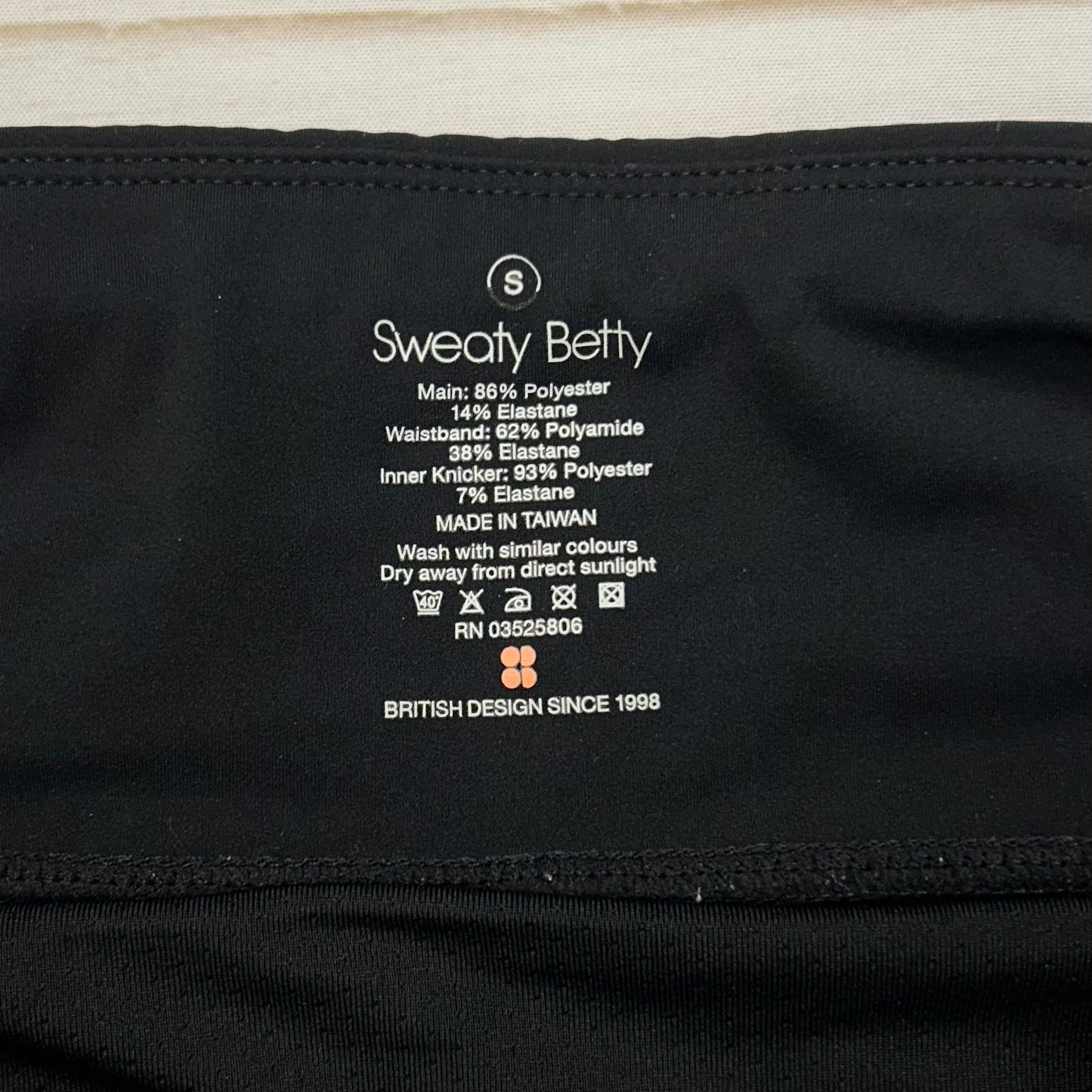 Black & Blue Athletic Shorts By Sweaty Betty, Size: S
