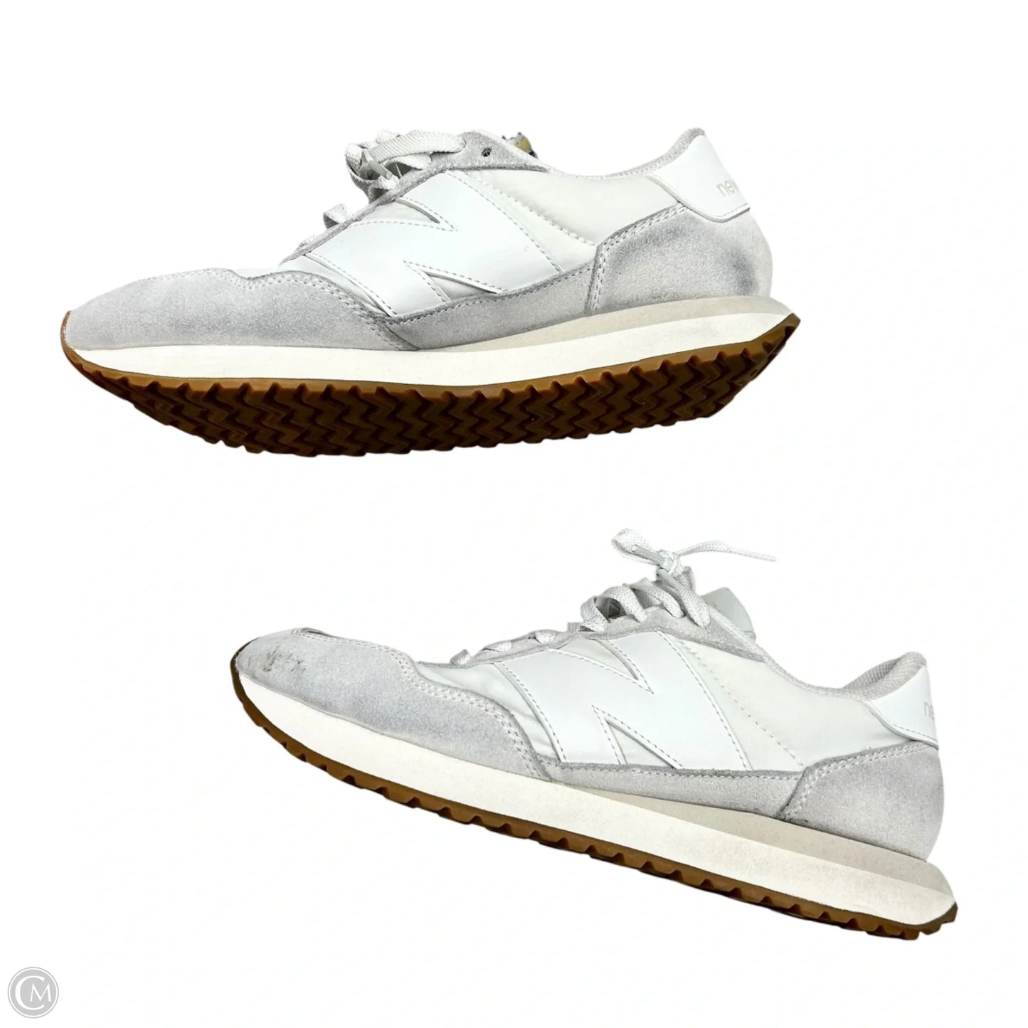 Shoes Athletic By New Balance In Grey & White, Size: 9.5