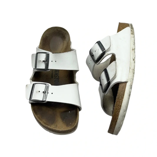 Sandals Flats By Birkenstock In White, Size: 6