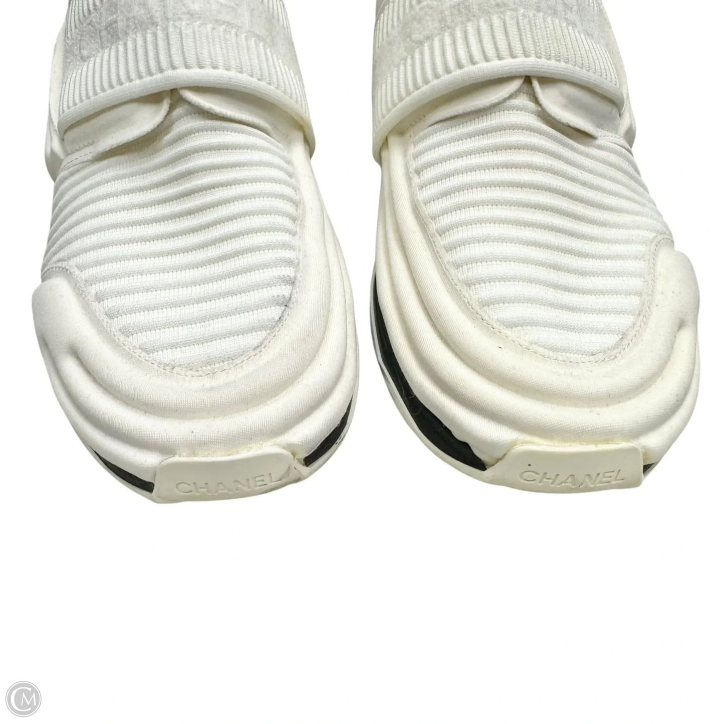 Shoes Luxury Designer By Chanel In Cream, Size: 10.5