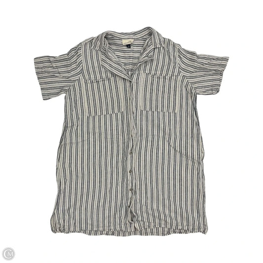 Dress Casual Short By Universal Thread In Blue & Cream, Size: M