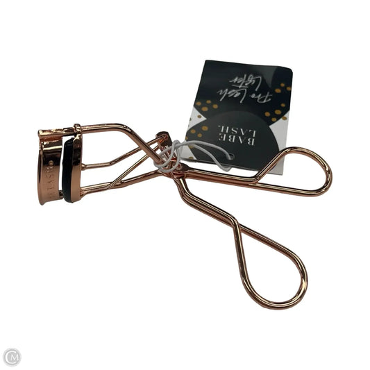 Makeup By Clothes Mentor