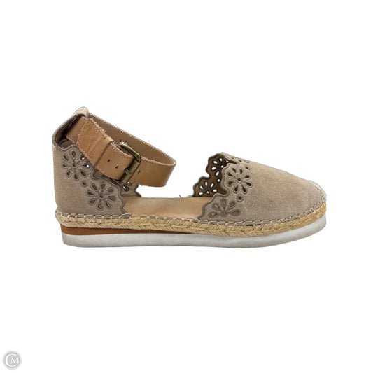 Shoes Flats By Crown Vintage In Tan, Size: 9