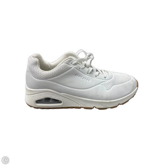 Shoes Sneakers By Skechers In White, Size: 9.5