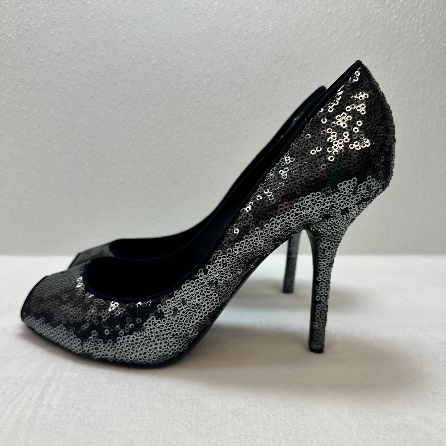 REDUCED/Final Sale: Shoes Heels Luxury Designer By Dolce And Gabbana In Black, Size: 9