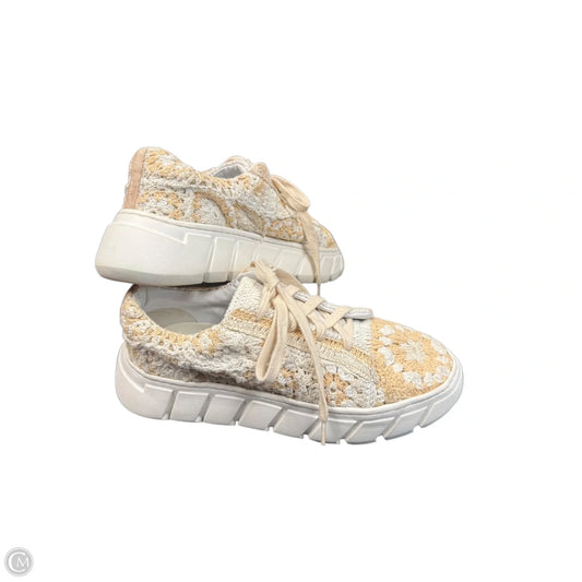 Shoes Sneakers By Free People In Cream, Size: 9
