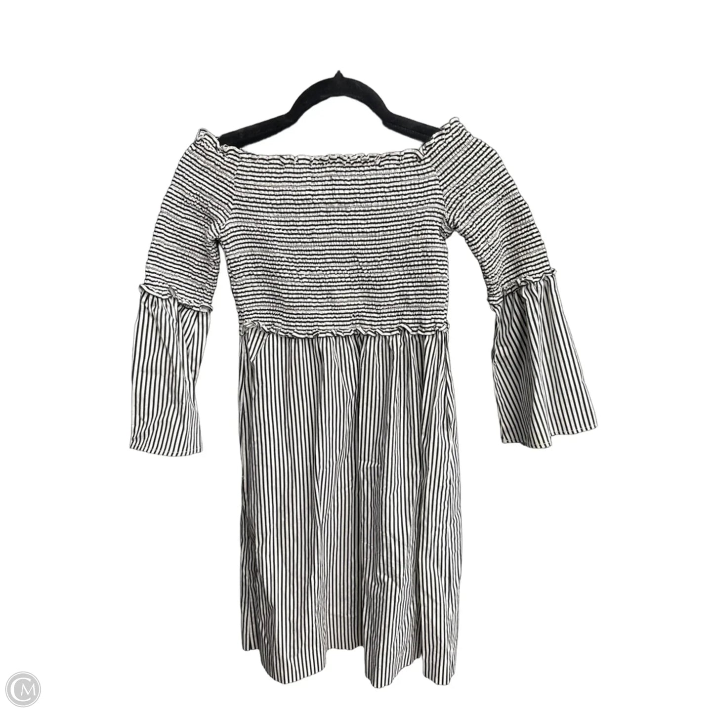 Dress Casual Short By Clothes Mentor In Striped Pattern, Size: Xs