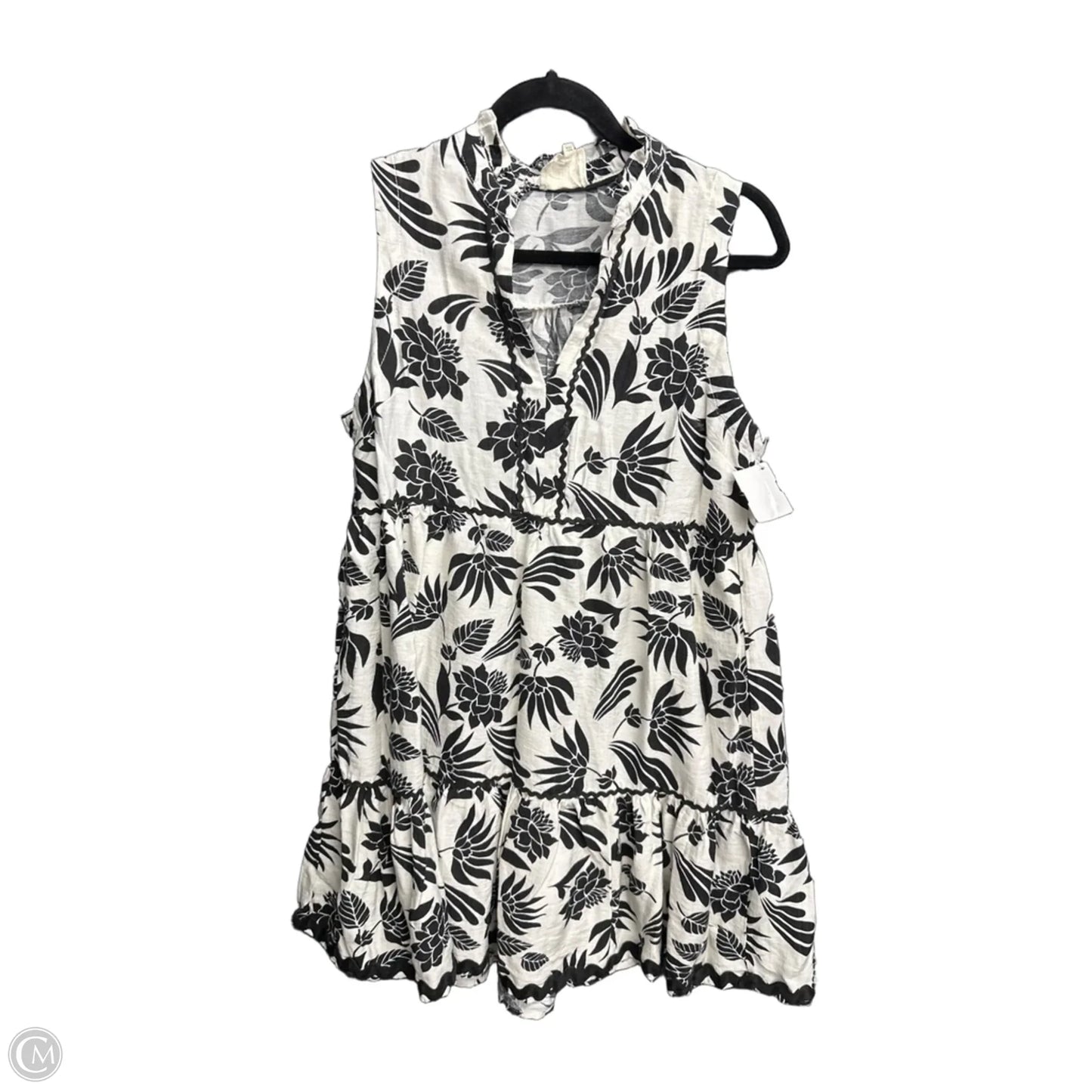 Dress Casual Short By Umgee In Black & White, Size: S