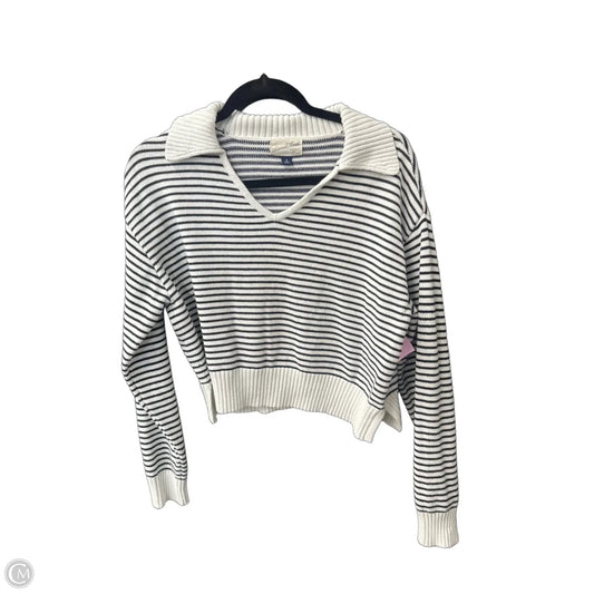Top Long Sleeve By Universal Thread In Striped Pattern, Size: M