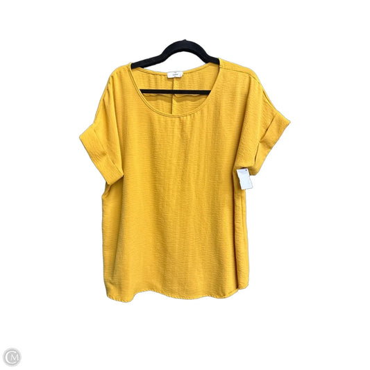 Top Short Sleeve By Entro In Yellow, Size: L