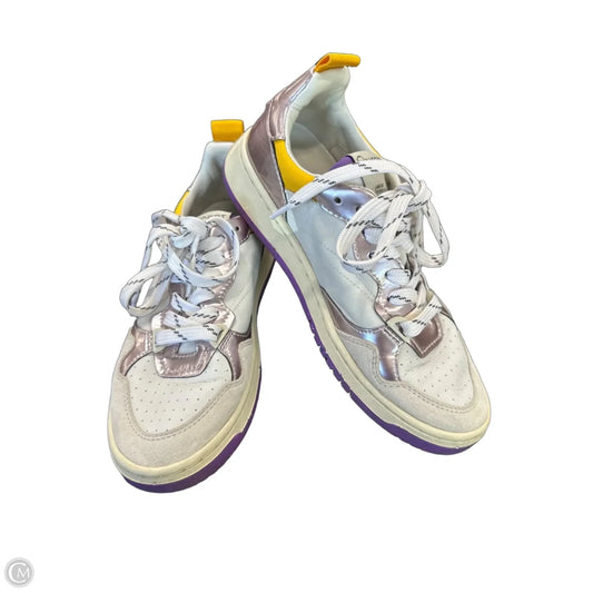 Shoes Sneakers By Clothes Mentor In White, Size: 8