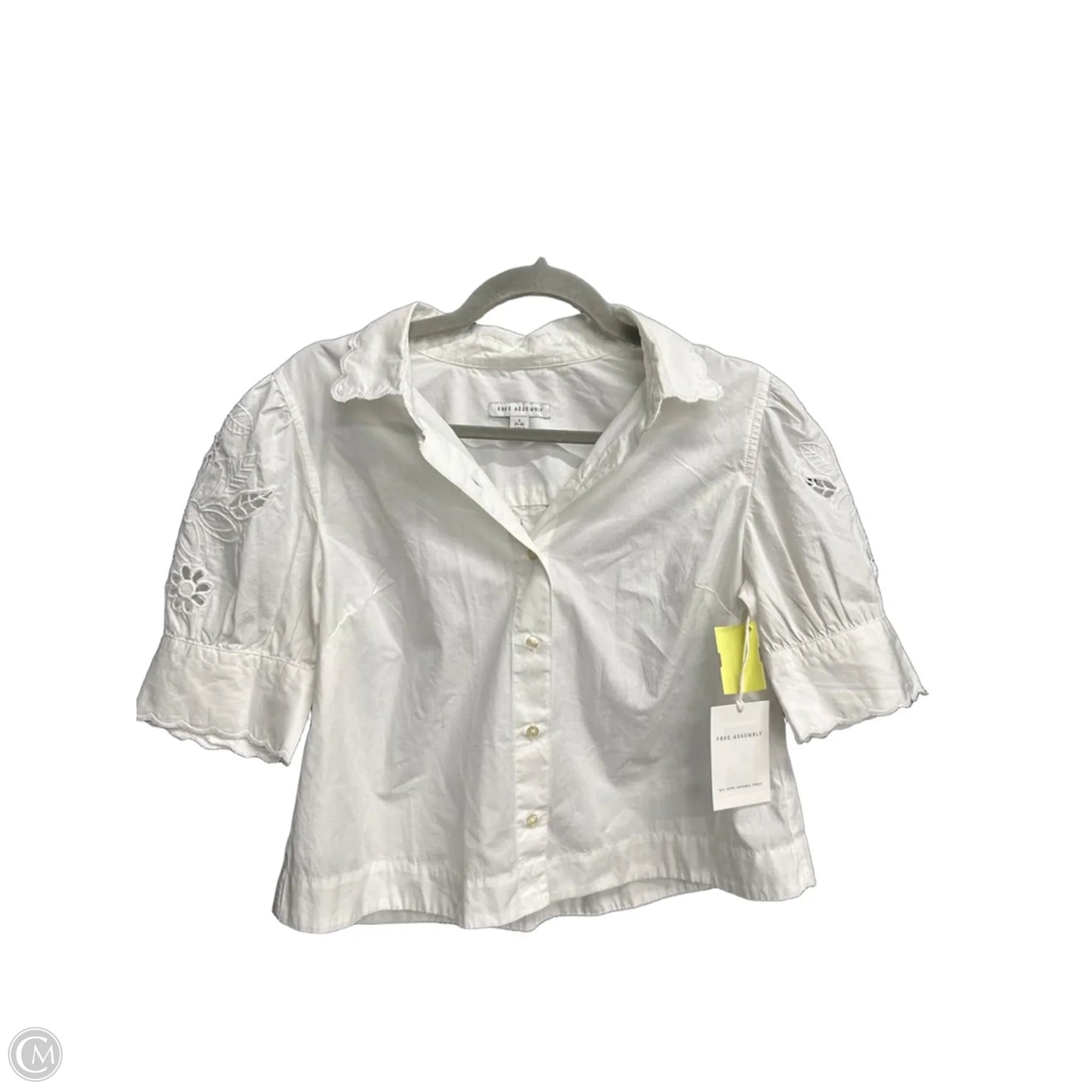 Top Short Sleeve By Free Assembly In White, Size: S