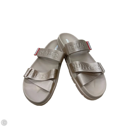 Sandals Designer By Hunter In Beige, Size: 8