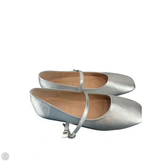 Shoes Flats By Clothes Mentor In Silver, Size: 7.5