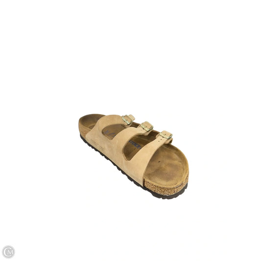 Sandals Flats By Birkenstock In Beige, Size: 6