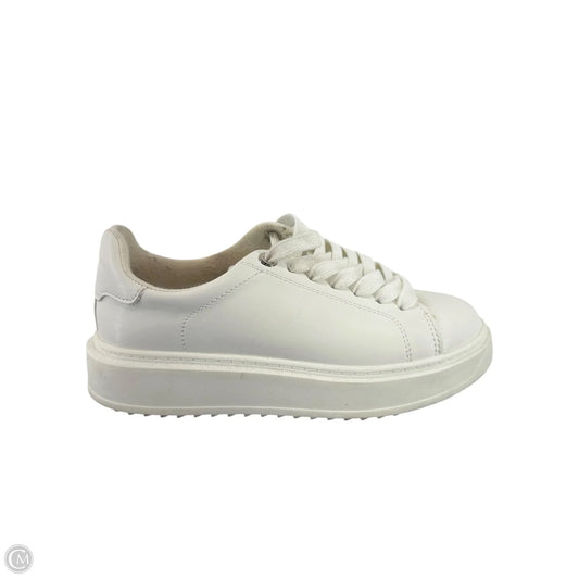 Shoes Sneakers By Soda In White, Size: 6