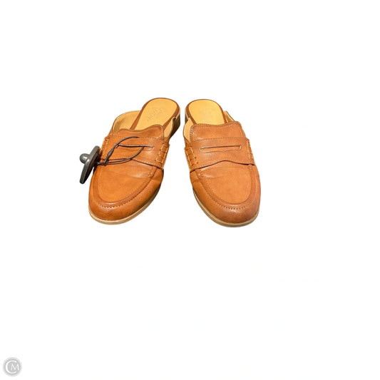 Shoes Flats By Crown Vintage In Brown, Size: 6.5