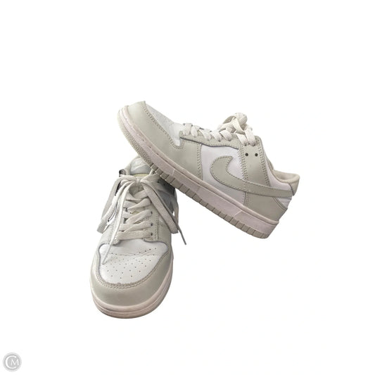 Shoes Sneakers By Nike In Grey, Size: 6.5