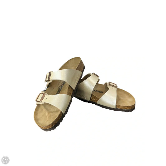 Sandals Flats By Birkenstock In Cream, Size: 7