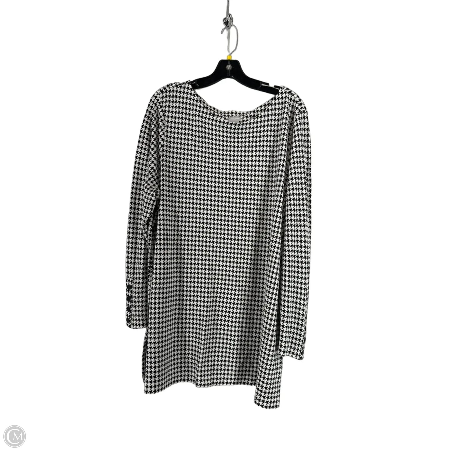 Top Long Sleeve By Chicos In Checkered Pattern, Size: 4