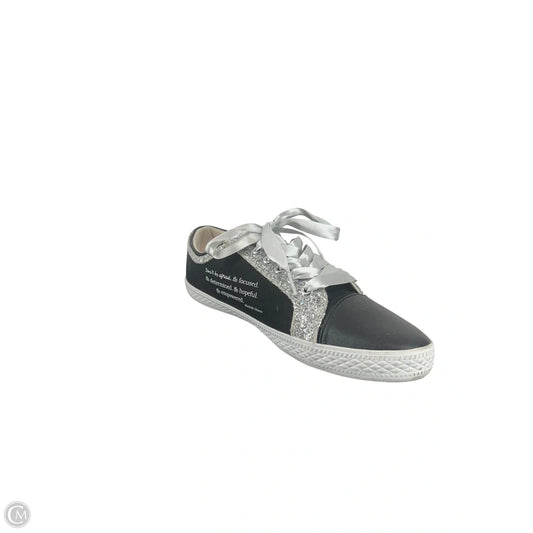 Shoes Sneakers By Clothes Mentor In Black & Silver, Size: 9.5