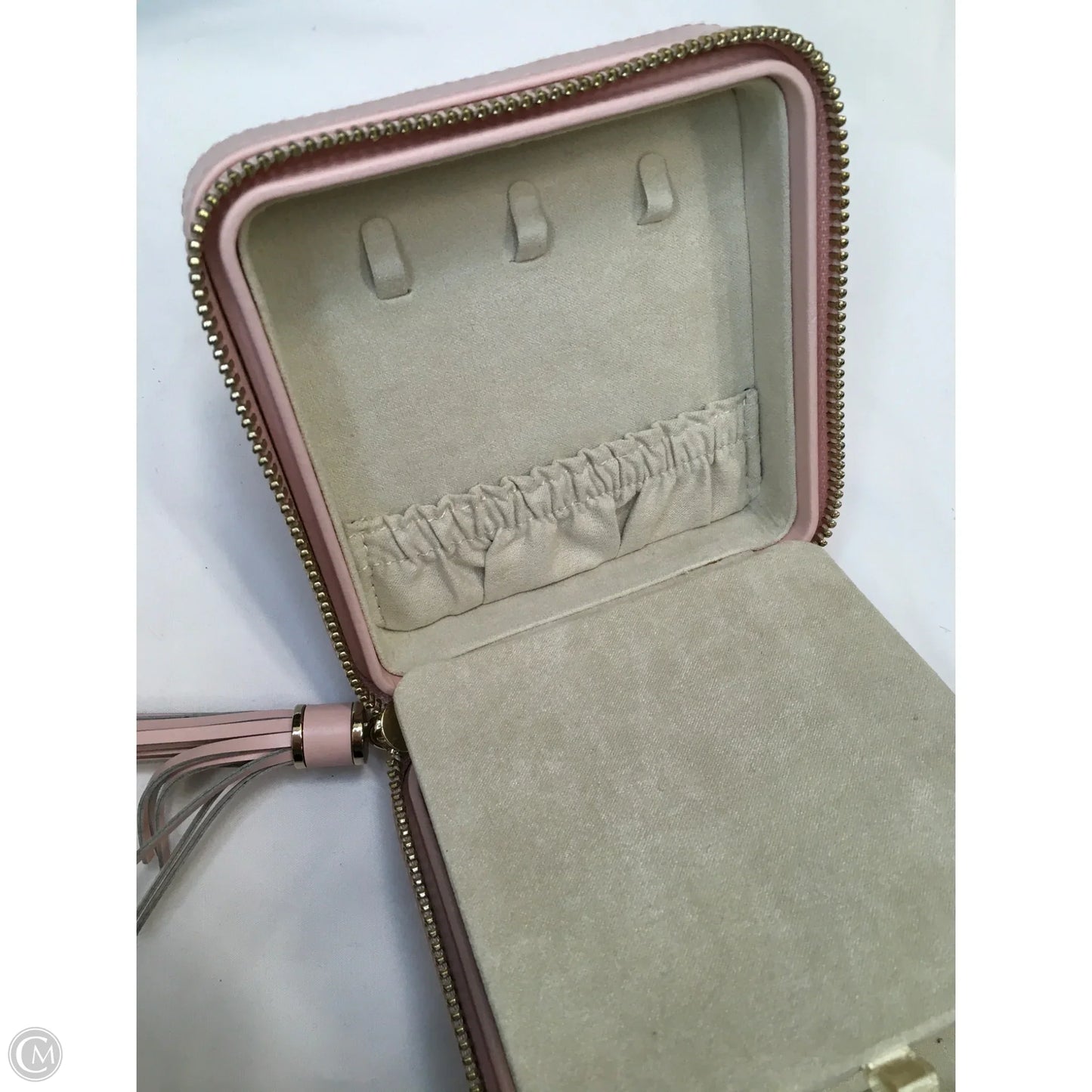 Jewelry Case By Clothes Mentor, Size: Medium