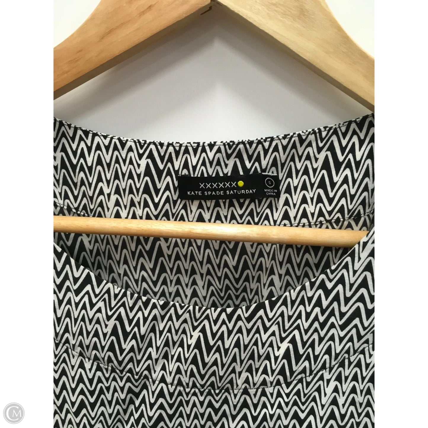 Top Short Sleeve Designer By Kate Spade In Black & White, Size: S