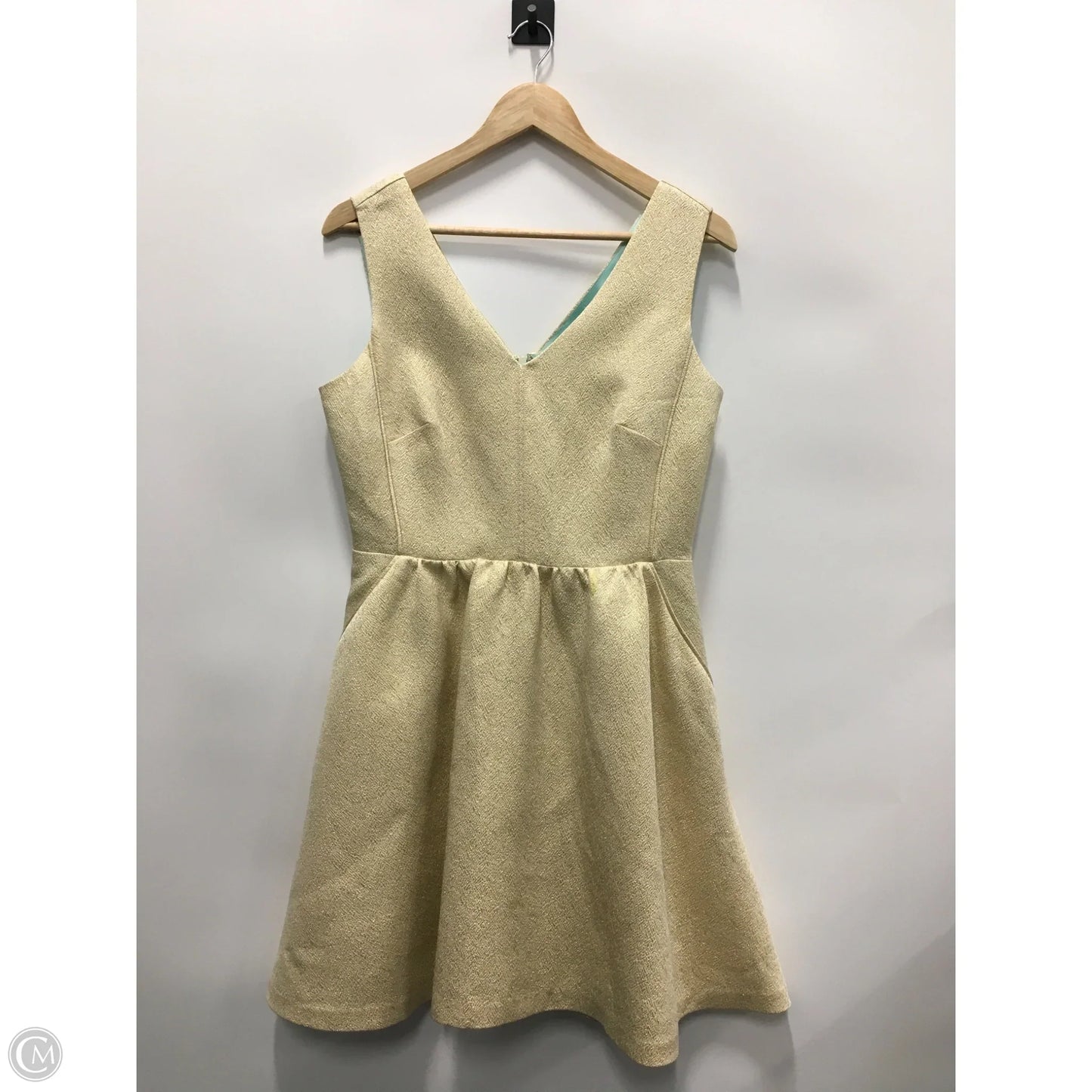 Dress Party Short By Vineyard Vines In Gold, Size: 8