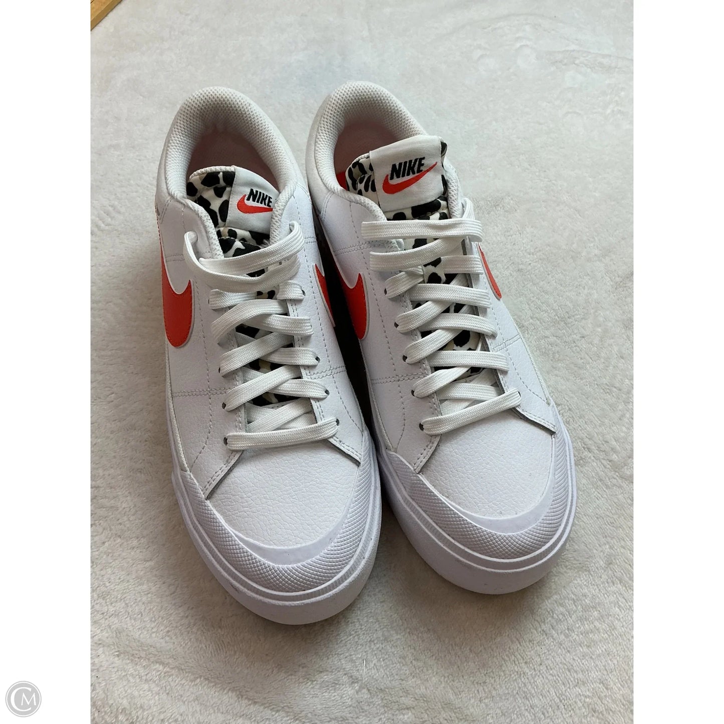 Shoes Sneakers By Nike In White, Size: 8