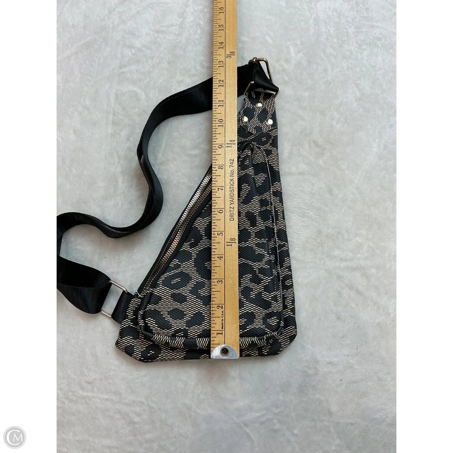 Belt Bag By Clothes Mentor, Size: Medium