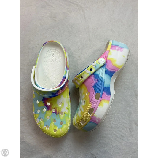 Sandals Heels Platform By Crocs In Multi-colored, Size: 9