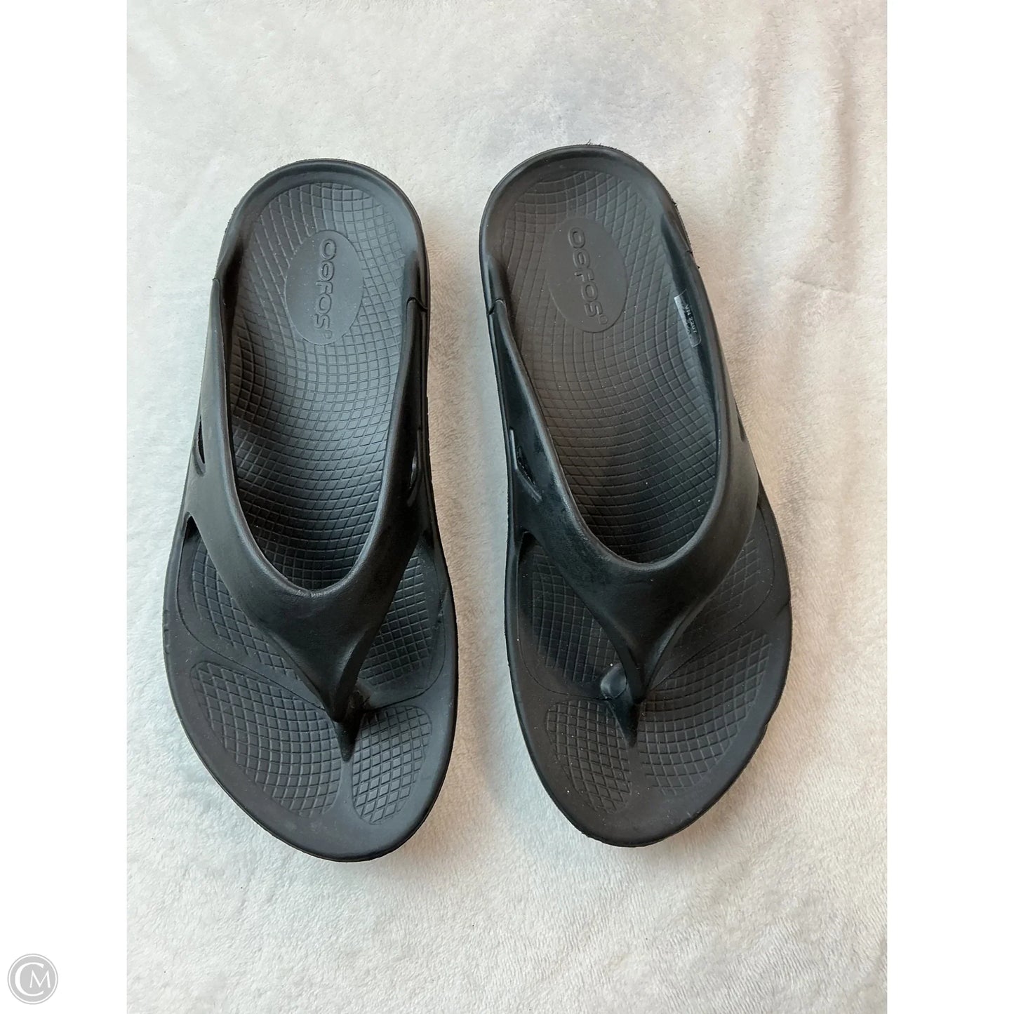 Sandals Flats By Oofos In Black, Size: 8