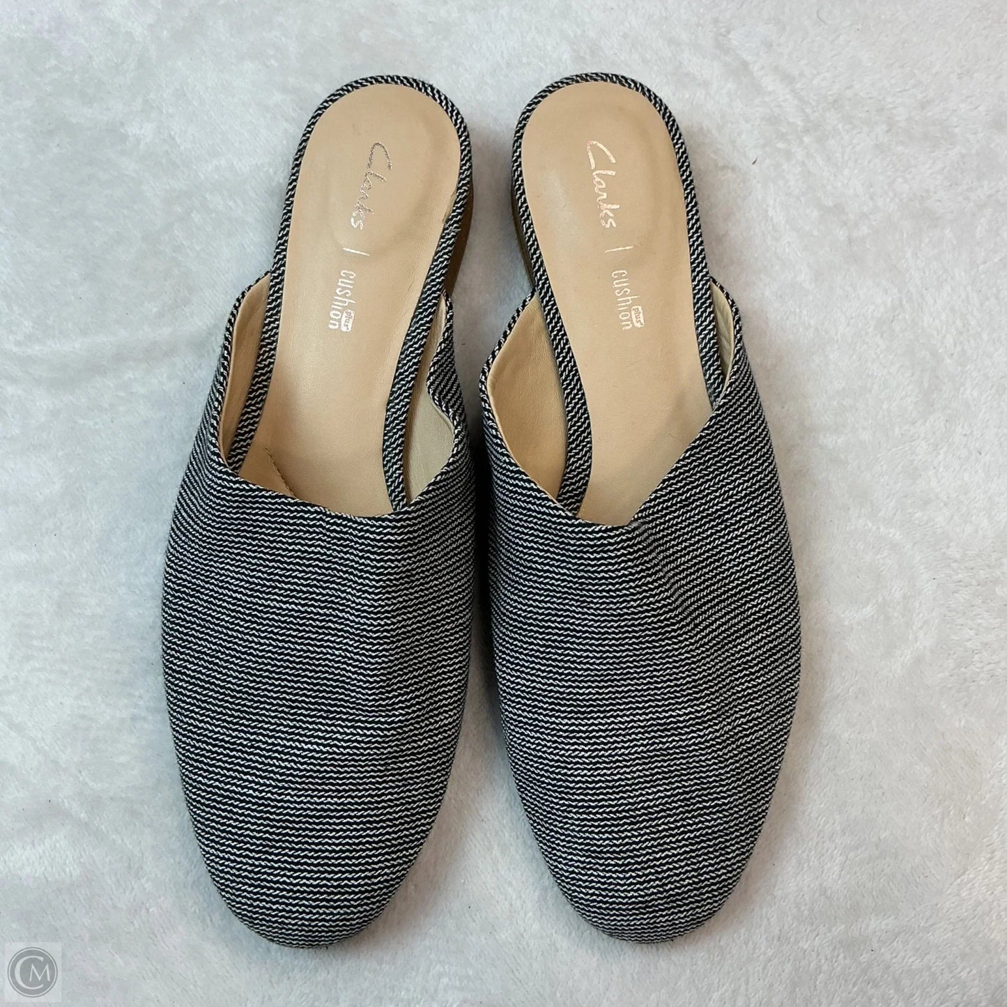 Shoes Flats By Clarks In Black & White, Size: 9