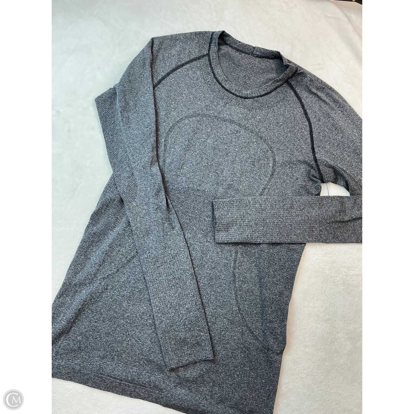 Athletic Top Long Sleeve Crewneck By Lululemon In Grey, Size: L