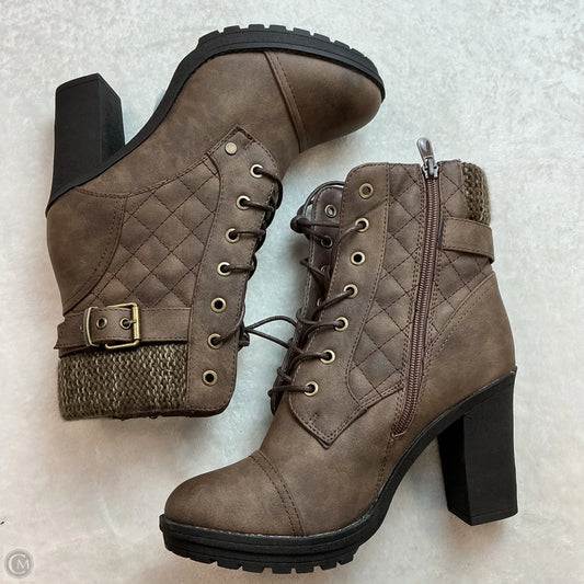 Boots Ankle Heels By Clothes Mentor In Brown, Size: 8