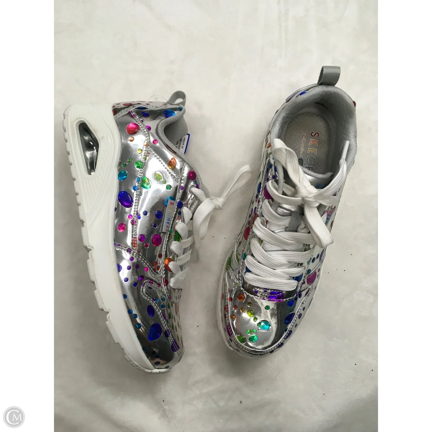Shoes Sneakers By Skechers In Silver, Size: 7.5