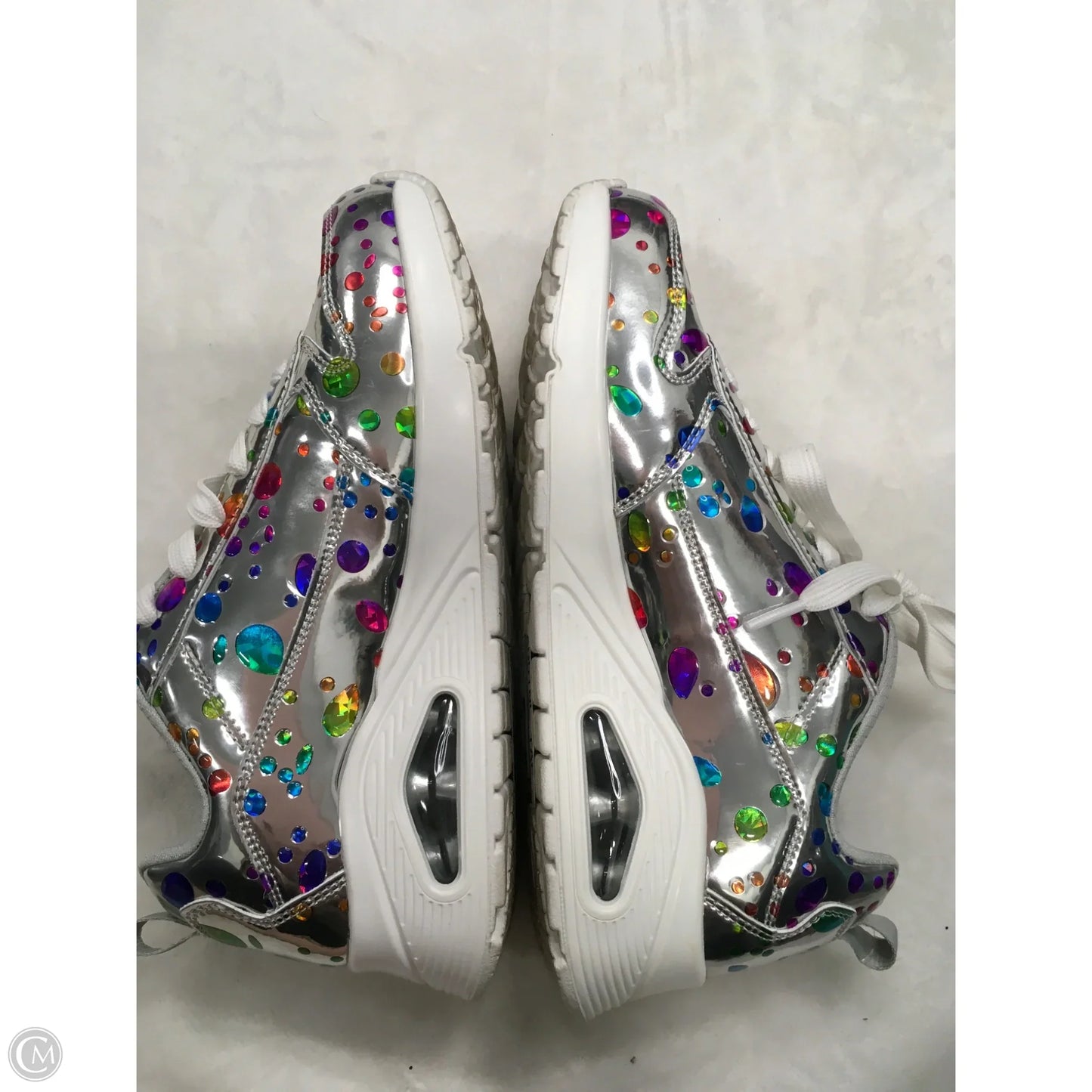 Shoes Sneakers By Skechers In Silver, Size: 7.5