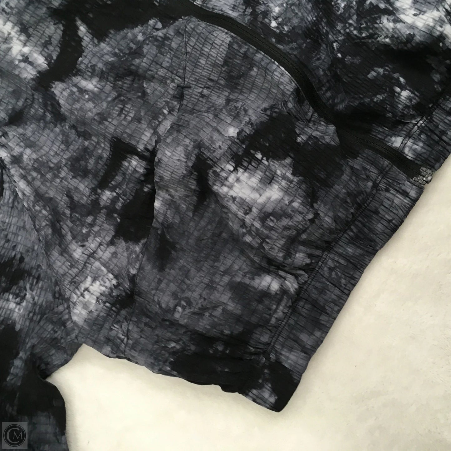Athletic Top Long Sleeve Collar By Gym Shark In Tie Dye Print, Size: L