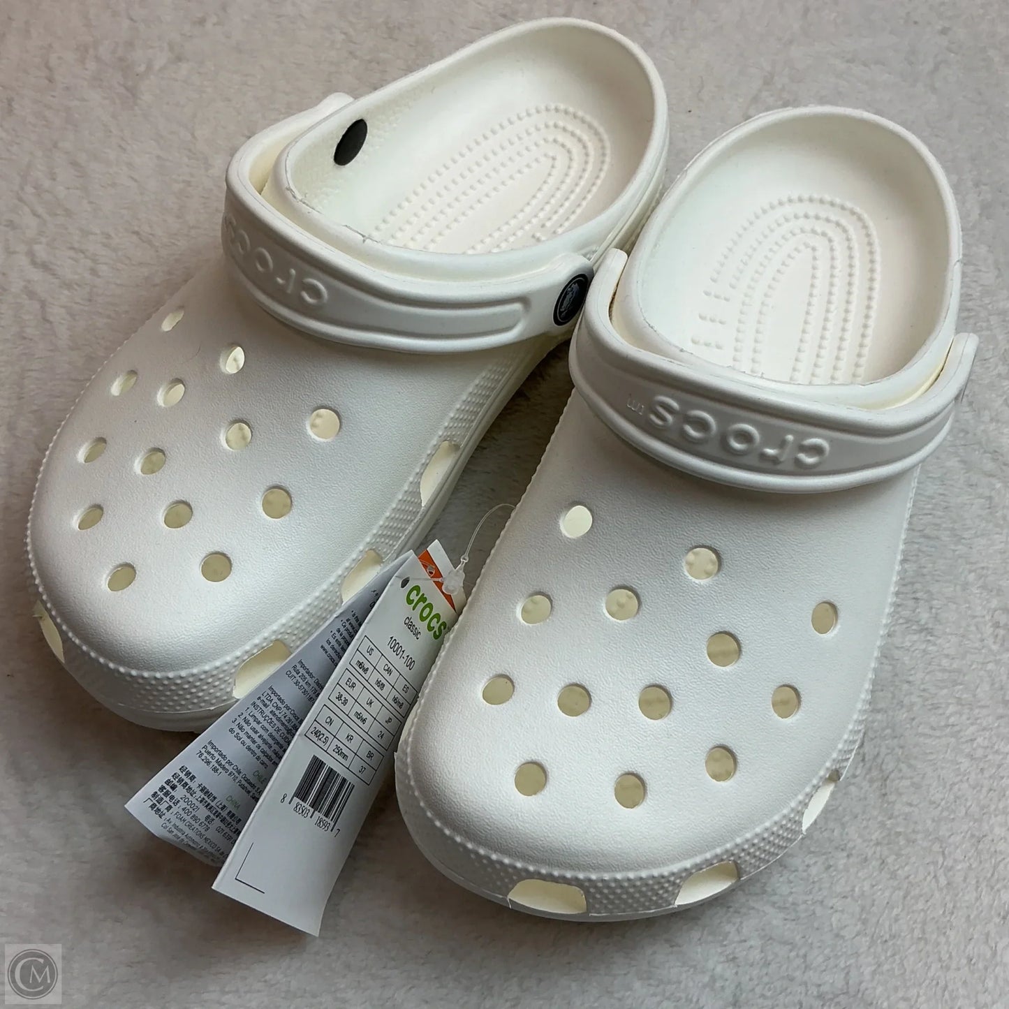 Shoes Flats By Crocs In White, Size: 8
