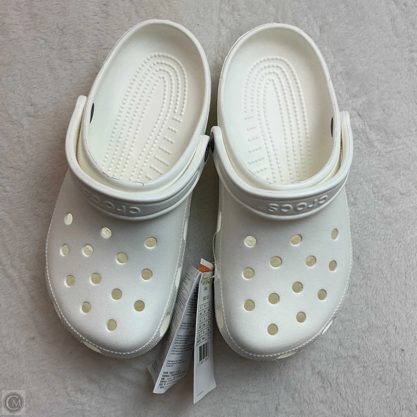 Shoes Flats By Crocs In White, Size: 8