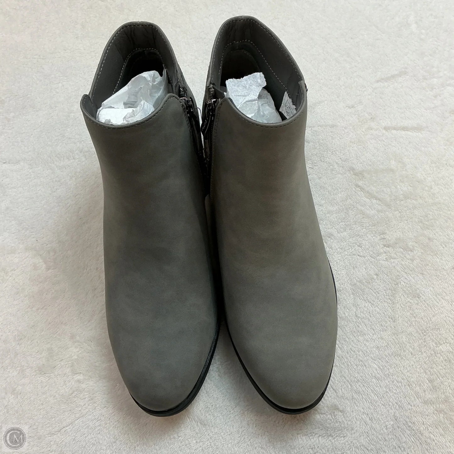 Boots Ankle Flats By Clothes Mentor In Grey, Size: 8.5