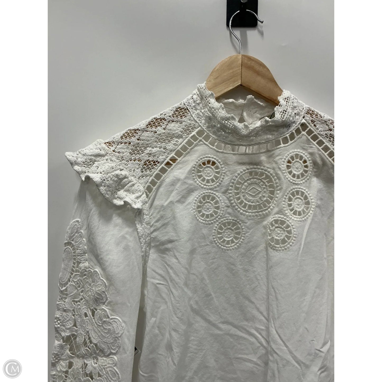 Top Long Sleeve By Farm Rio In White, Size: Xs