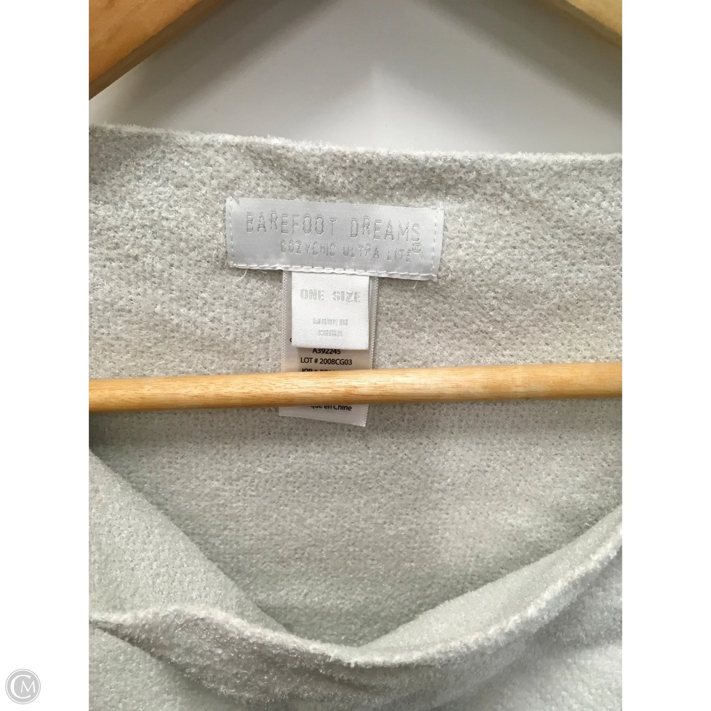 Poncho By Barefoot Dreams In White, Size: Osfm