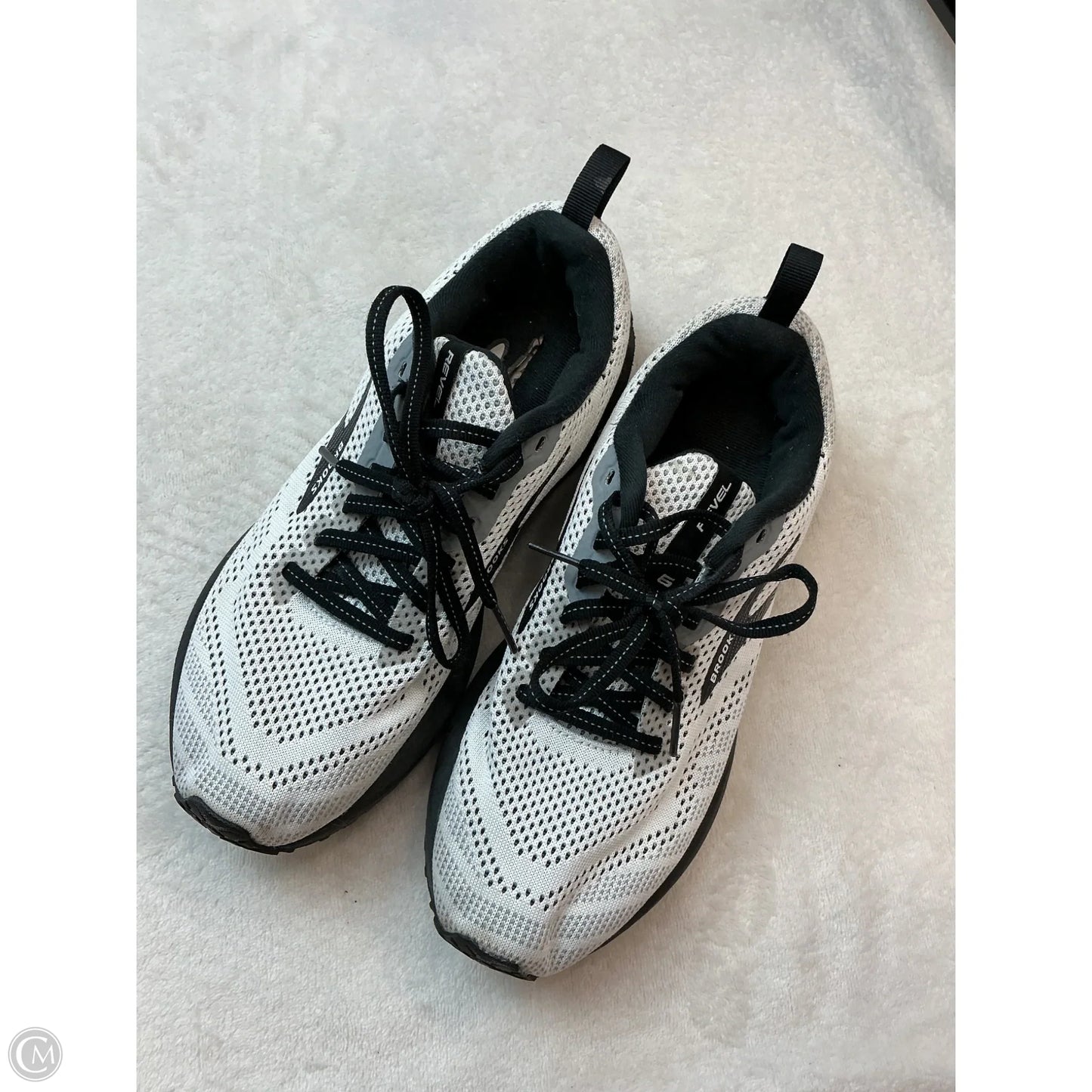 Shoes Athletic By Brooks In White, Size: 8
