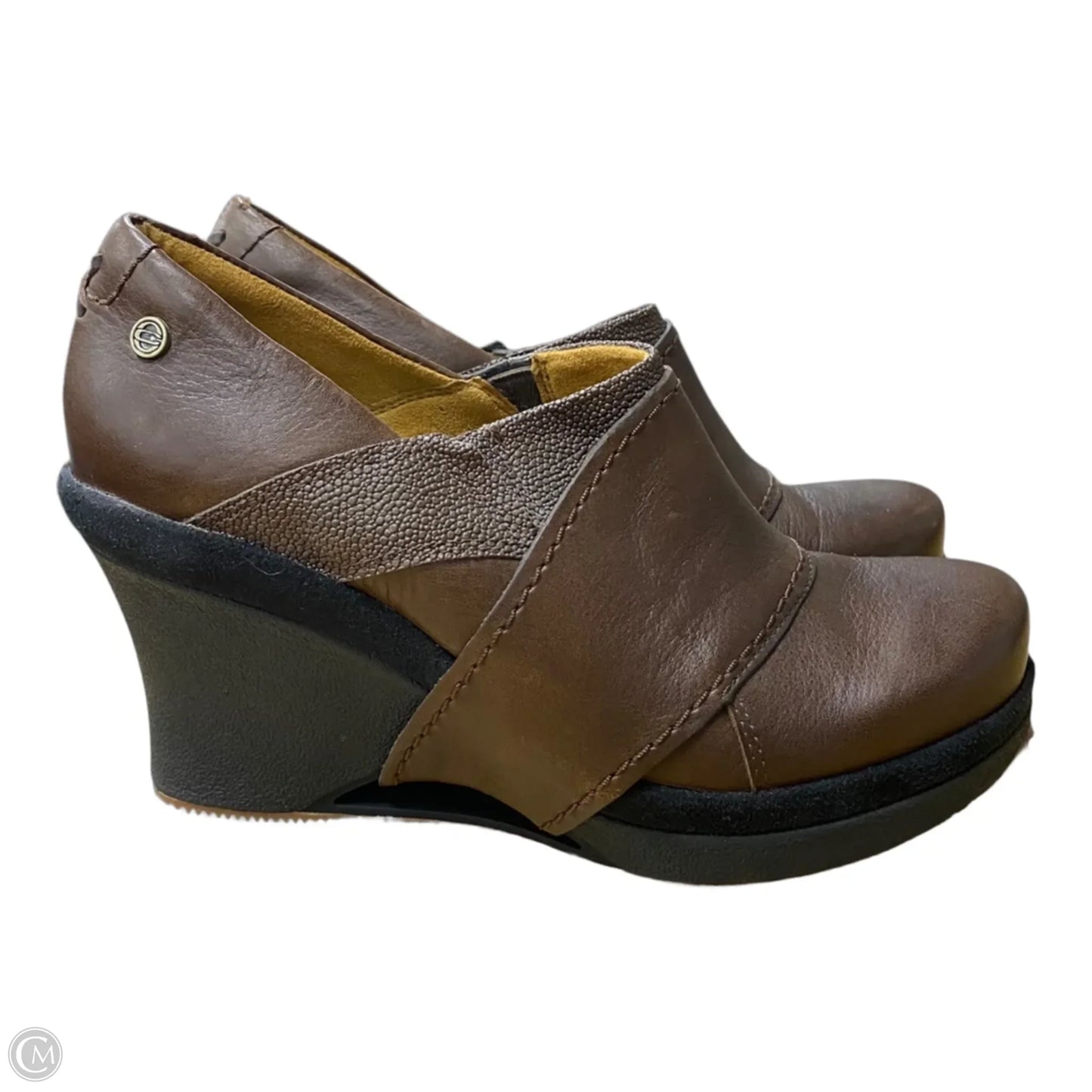 Shoes Heels Wedge By Mozo  In Brown, Size: 9