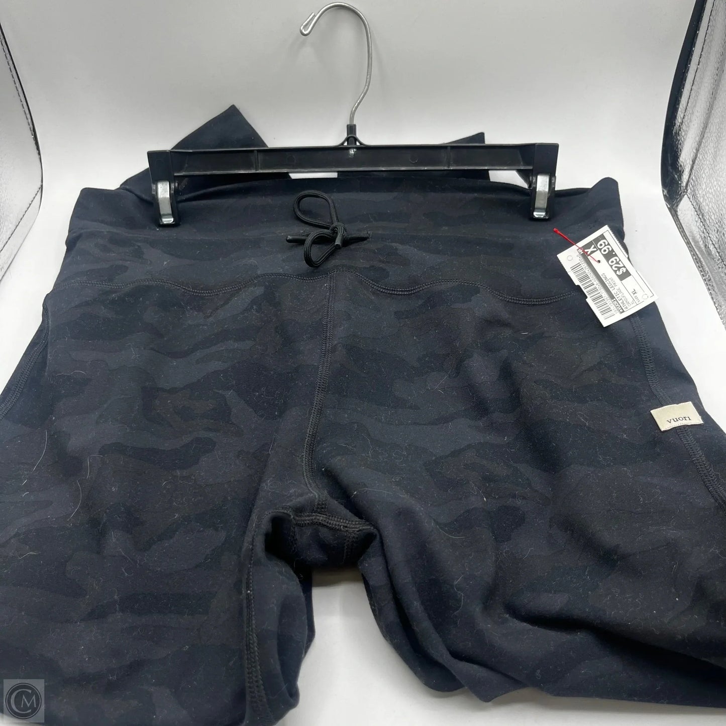 Athletic Leggings By Vuori In Camouflage Print, Size: Xl