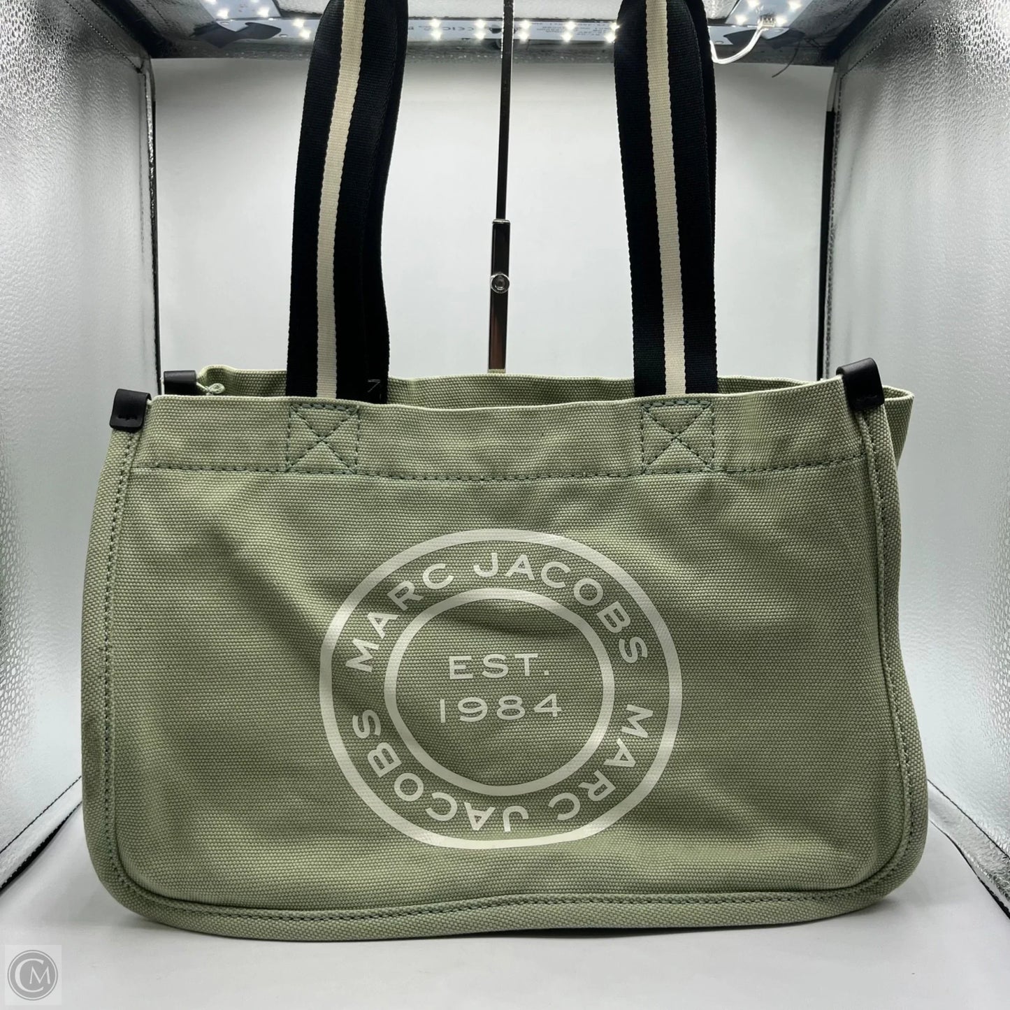 Handbag Luxury Designer By Marc Jacobs, Size: Medium